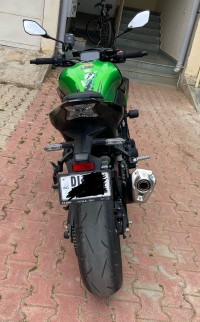 Green Kawasaki Z900 2021