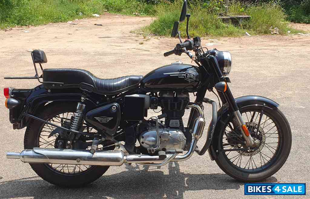 Black Royal Enfield Bullet 350 KS BS6 Black Royal Enfield Bullet 350 KS BS6