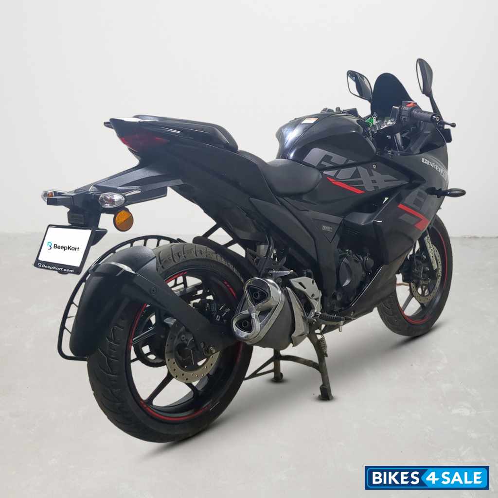 Suzuki Gixxer SF