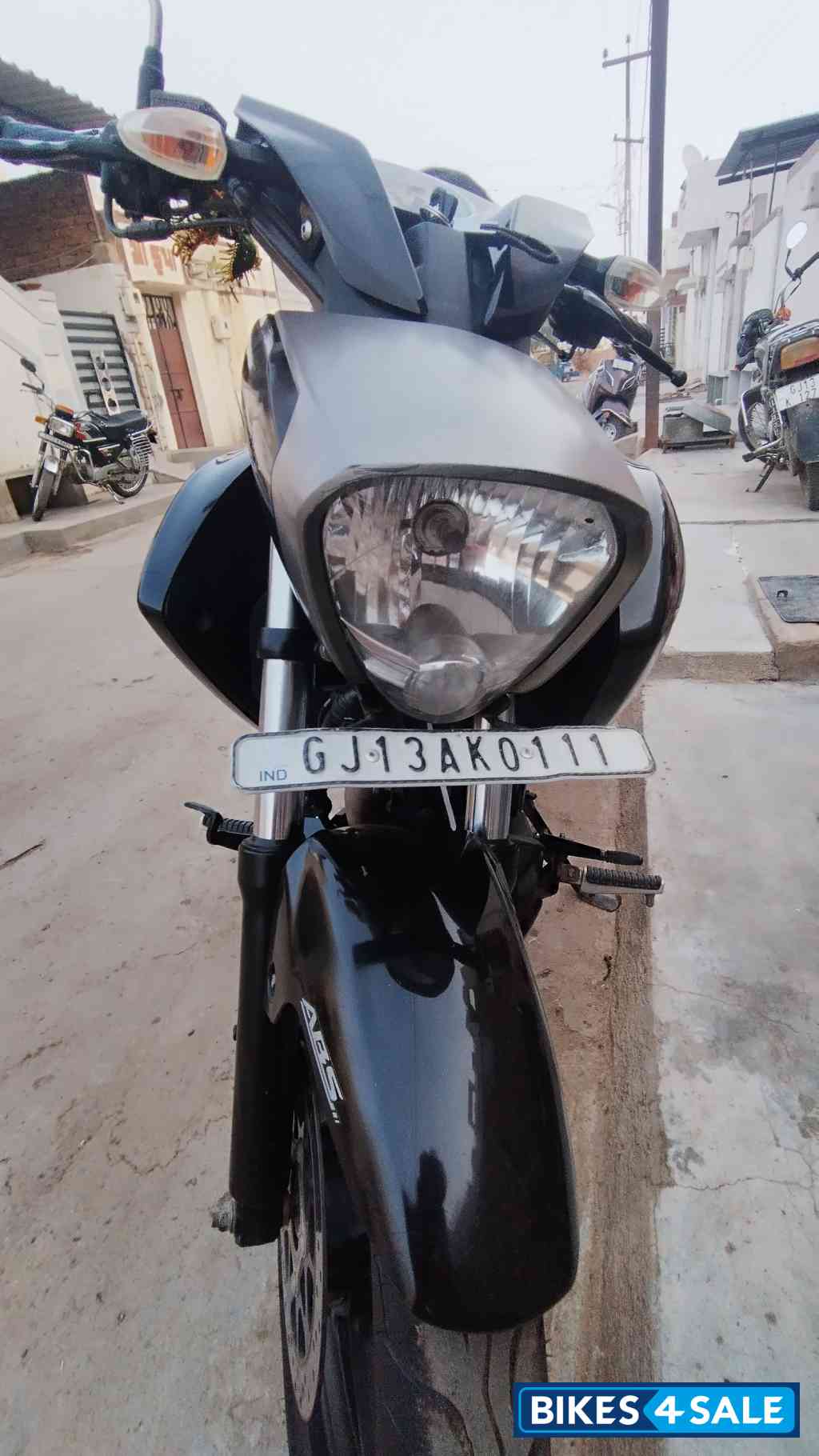 Black/ Metty Silver Suzuki Intruder 150 Black/ Metty Silver Suzuki Intruder 150