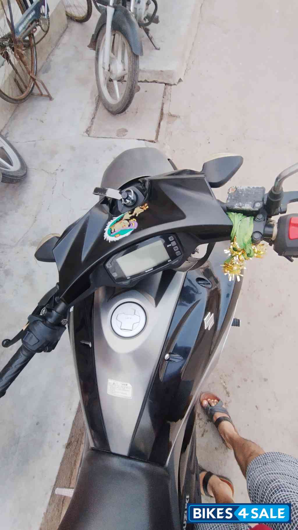 Black/ Metty Silver Suzuki Intruder 150 Black/ Metty Silver Suzuki Intruder 150