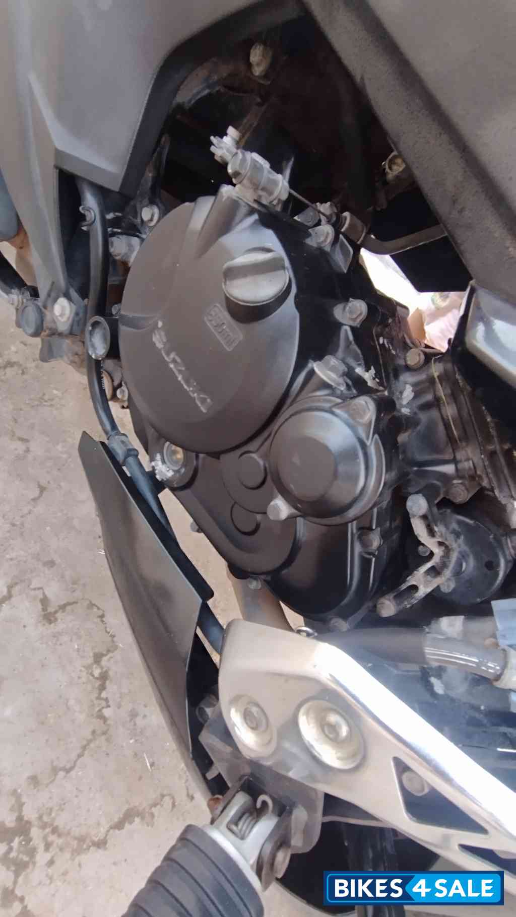 Black/ Metty Silver Suzuki Intruder 150 Black/ Metty Silver Suzuki Intruder 150