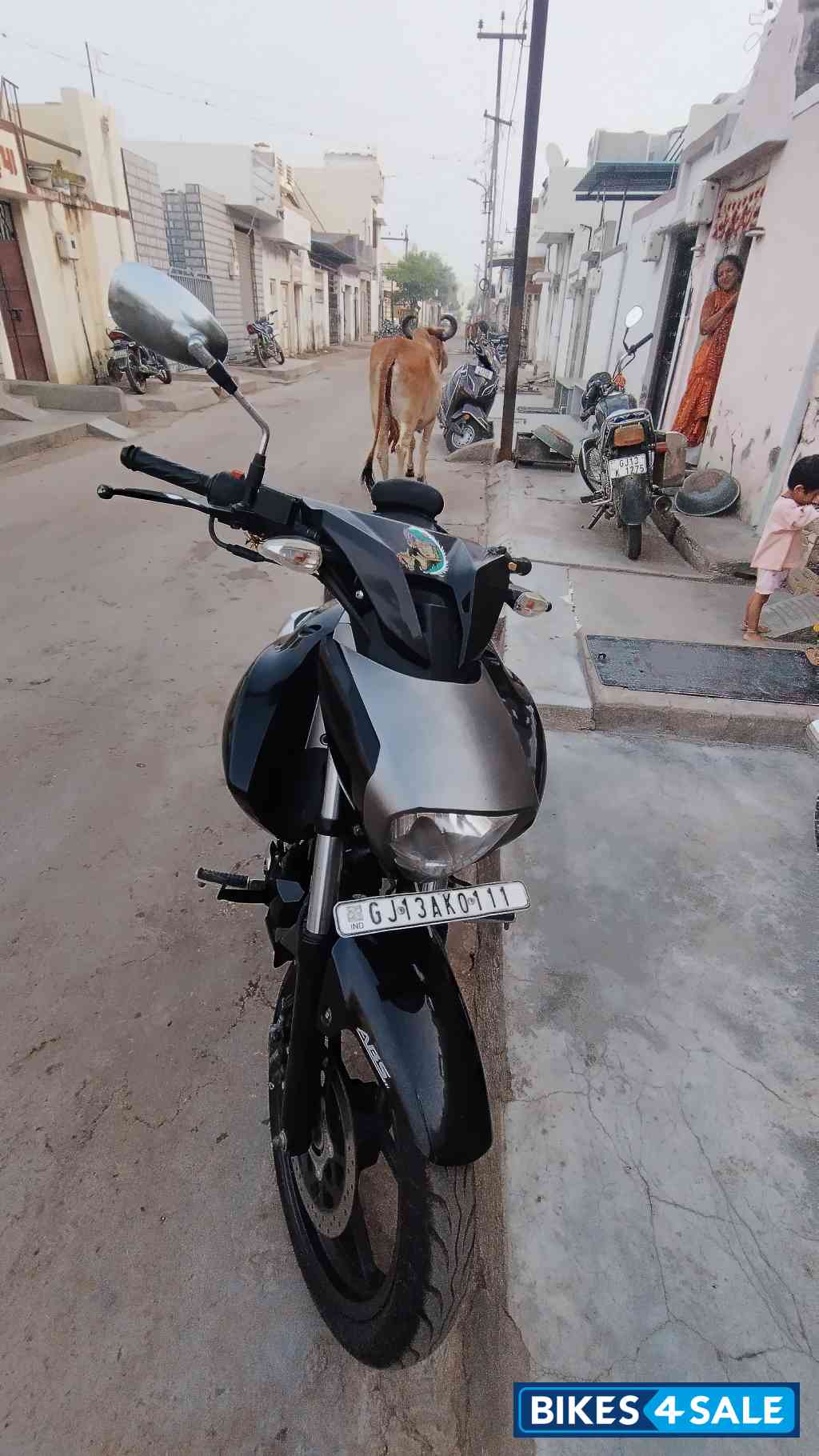 Black/ Metty Silver Suzuki Intruder 150 Black/ Metty Silver Suzuki Intruder 150