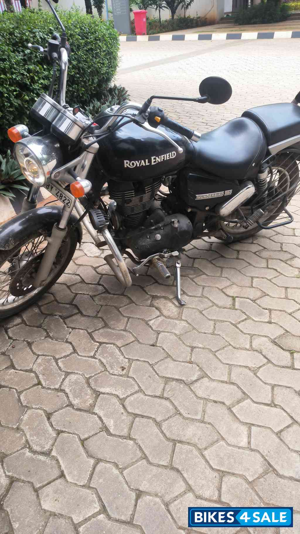 Black Royal Enfield Thunderbird 350 Black Royal Enfield Thunderbird 350