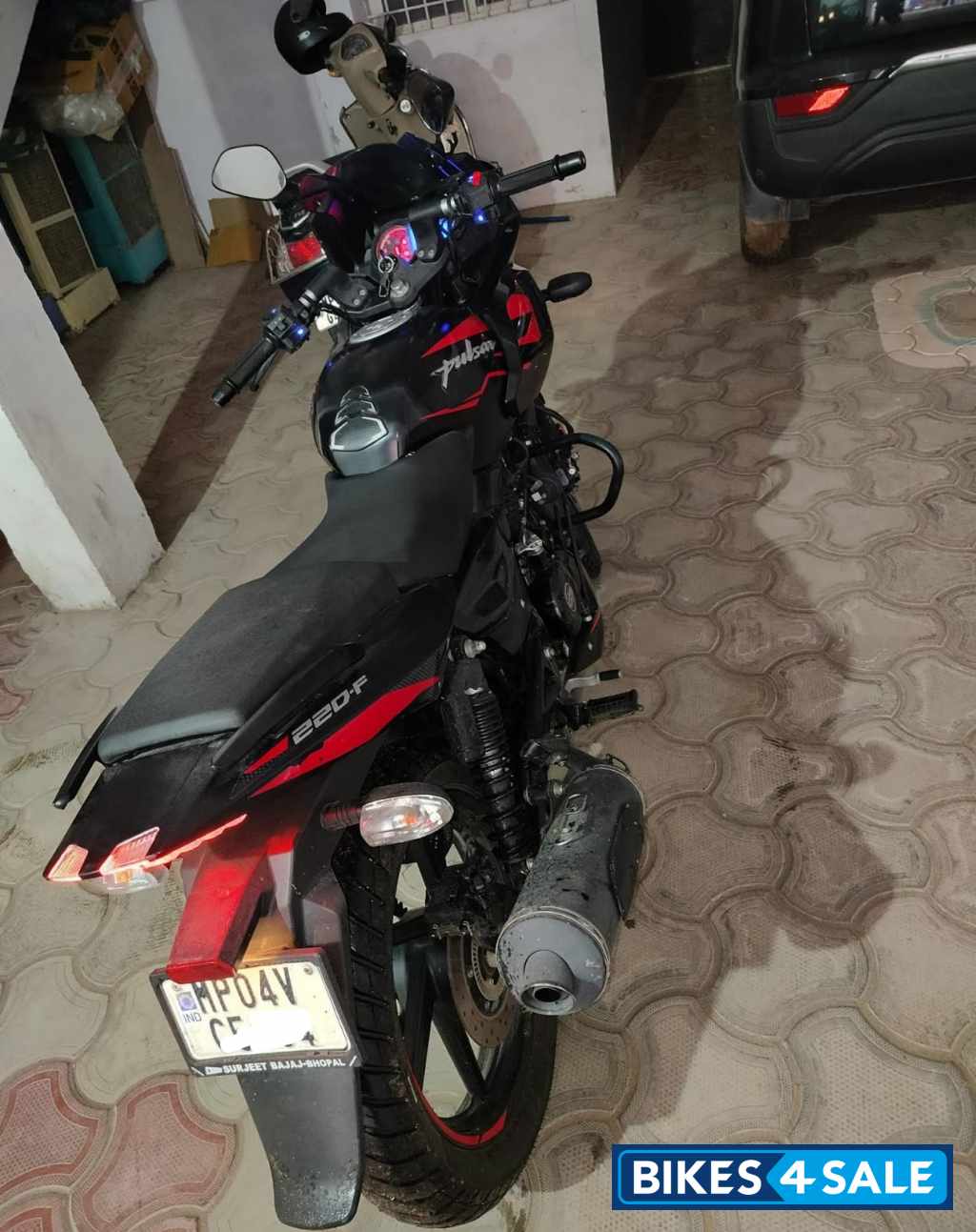 Black Decal Bajaj Pulsar 220F BS6 Black Decal Bajaj Pulsar 220F BS6