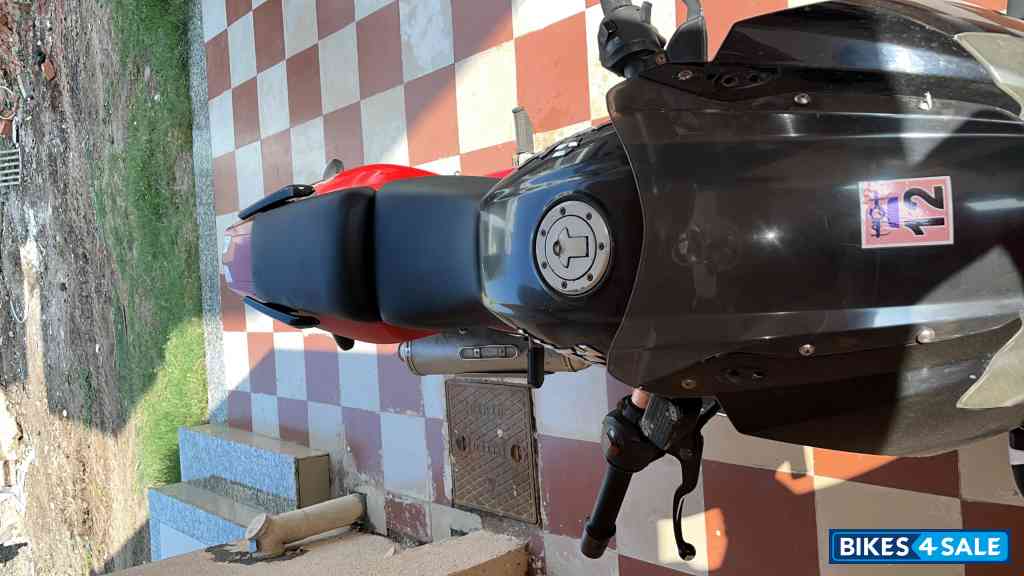 Bajaj Pulsar 220F Bajaj Pulsar 220F