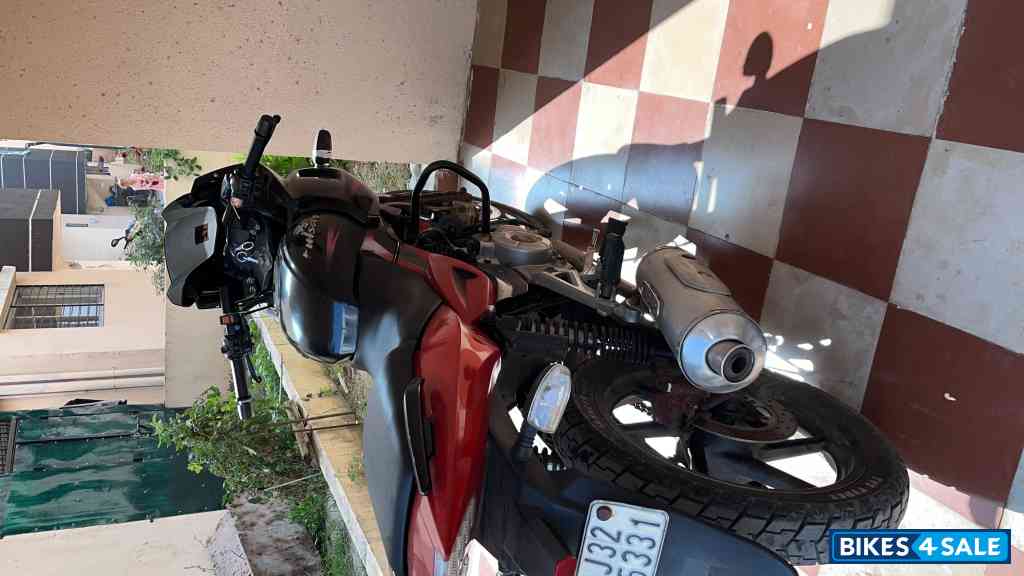 Bajaj Pulsar 220F Bajaj Pulsar 220F