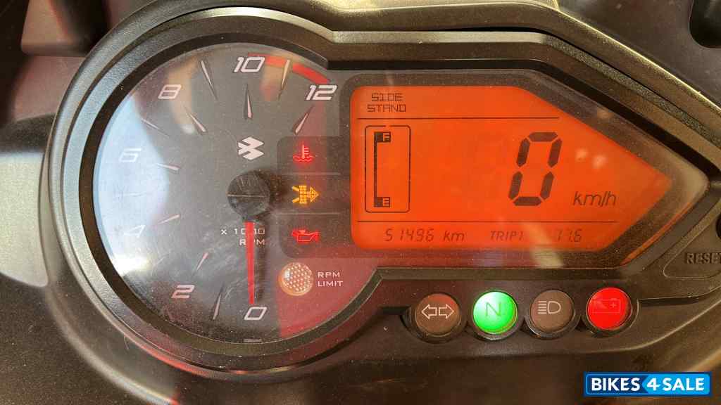 Bajaj Pulsar 220F Bajaj Pulsar 220F