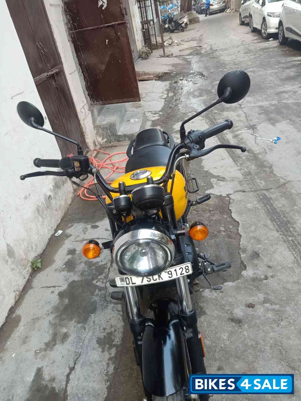 Yellow Royal Enfield Meteor 350 Fireball