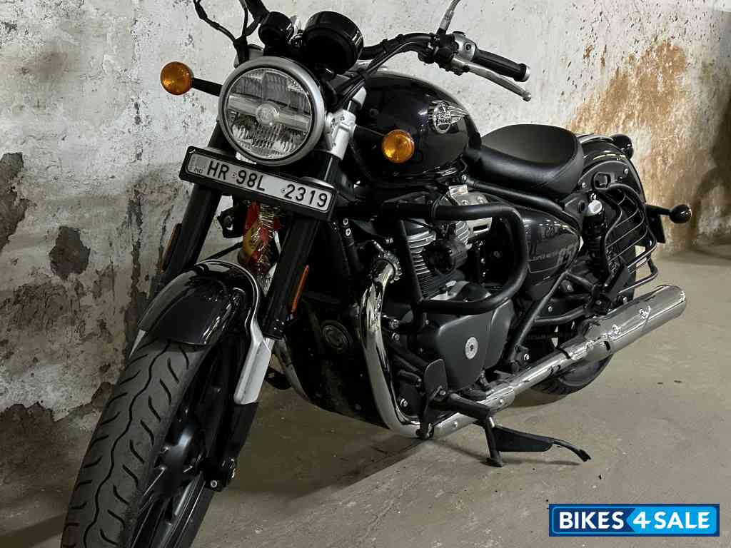 Astral Black Royal Enfield Super Meteor 650 Astral Black Royal Enfield Super Meteor 650