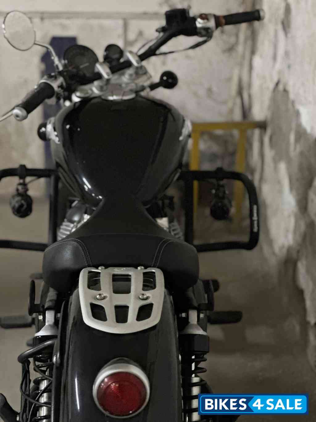 Astral Black Royal Enfield Super Meteor 650 Astral Black Royal Enfield Super Meteor 650