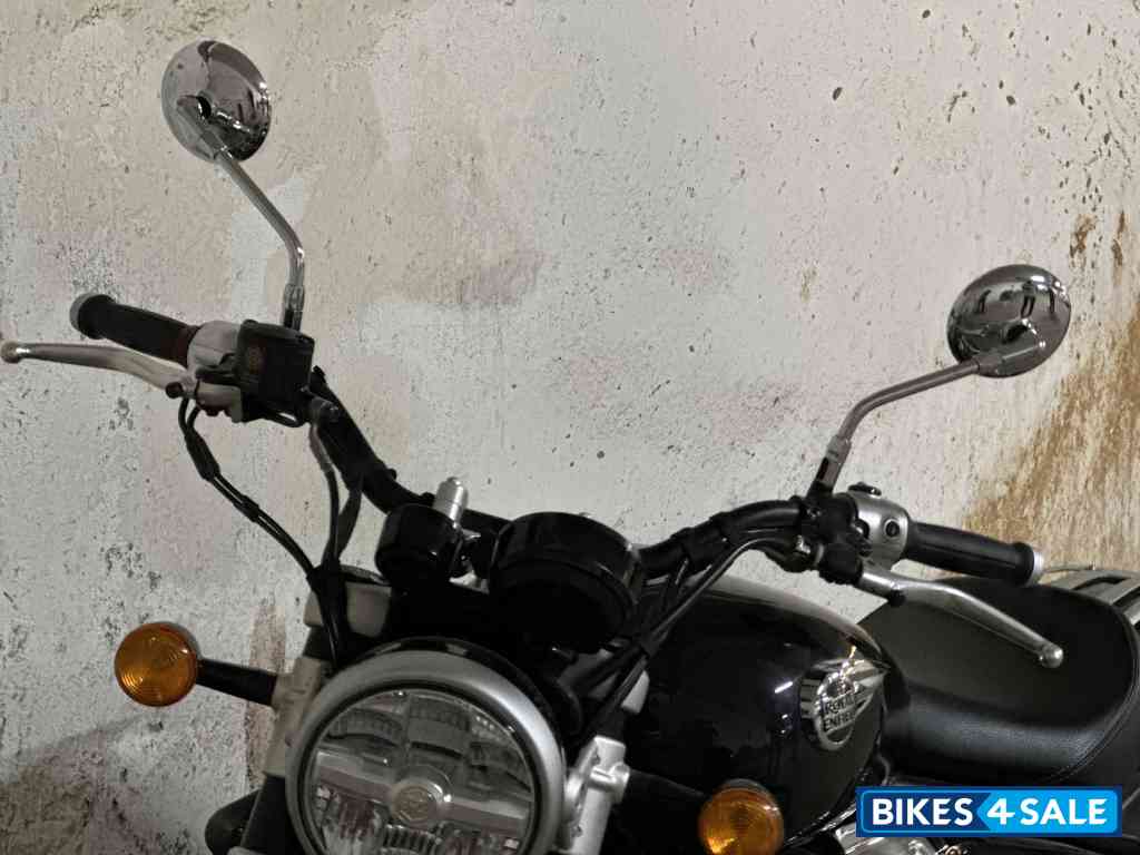 Astral Black Royal Enfield Super Meteor 650 Astral Black Royal Enfield Super Meteor 650