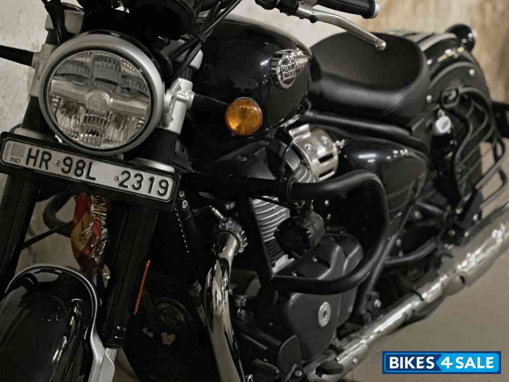 Astral Black Royal Enfield Super Meteor 650 Astral Black Royal Enfield Super Meteor 650