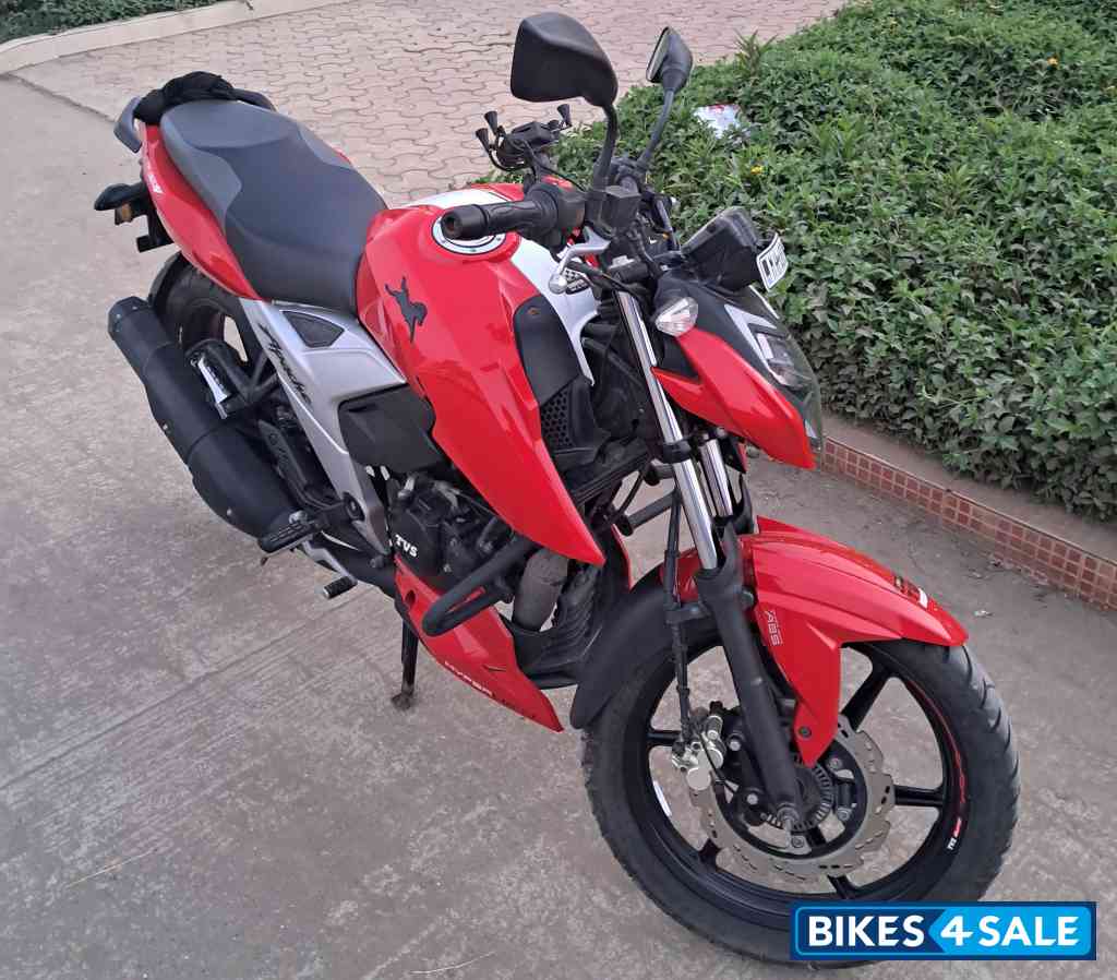 Red TVS Apache RTR 160 4V BS6 Red TVS Apache RTR 160 4V BS6