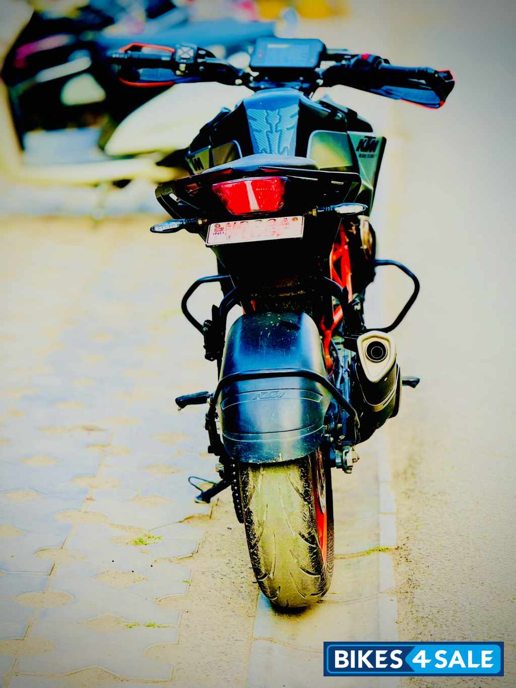 Silver Matt KTM Duke 390 BS6 Silver Matt KTM Duke 390 BS6