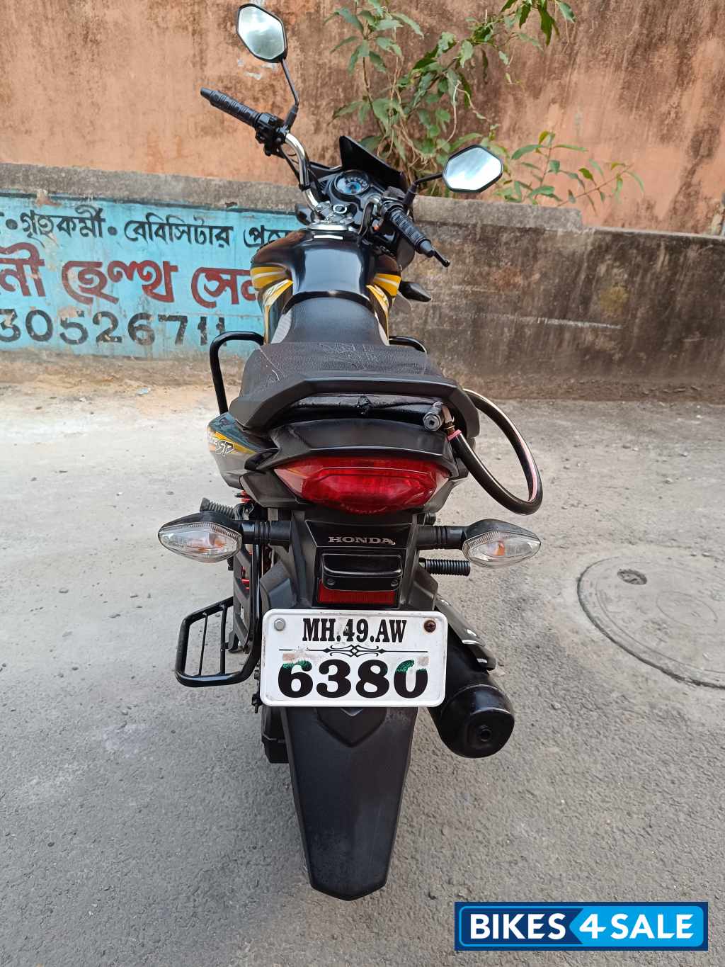 Pearl blue Honda SP125 Pearl blue Honda SP125