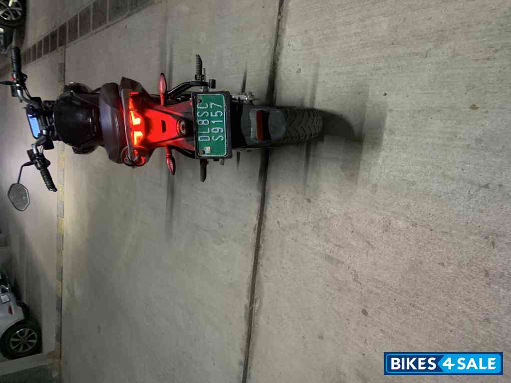 Black Revolt RV 400 Black Revolt RV 400