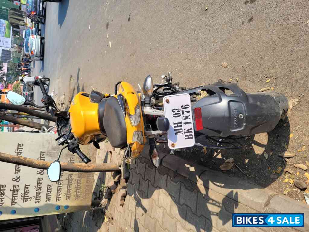 Yellow Bajaj Pulsar 200 NS Yellow Bajaj Pulsar 200 NS