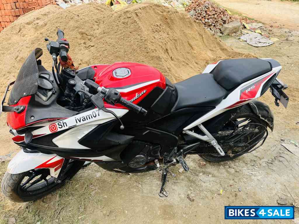 Bajaj Pulsar RS 200 Bajaj Pulsar RS 200