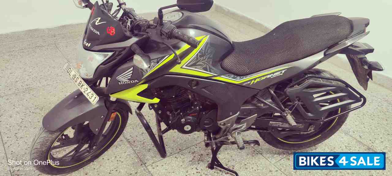 Grey Green Honda CB Hornet 160R ABS