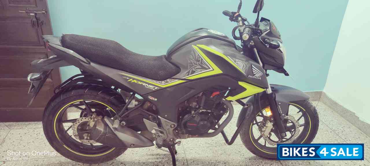 Grey Green Honda CB Hornet 160R ABS Grey Green Honda CB Hornet 160R ABS