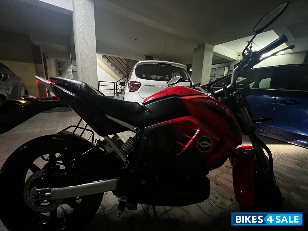 Red Revolt RV400 Eclipse Red Red Revolt RV400 Eclipse Red