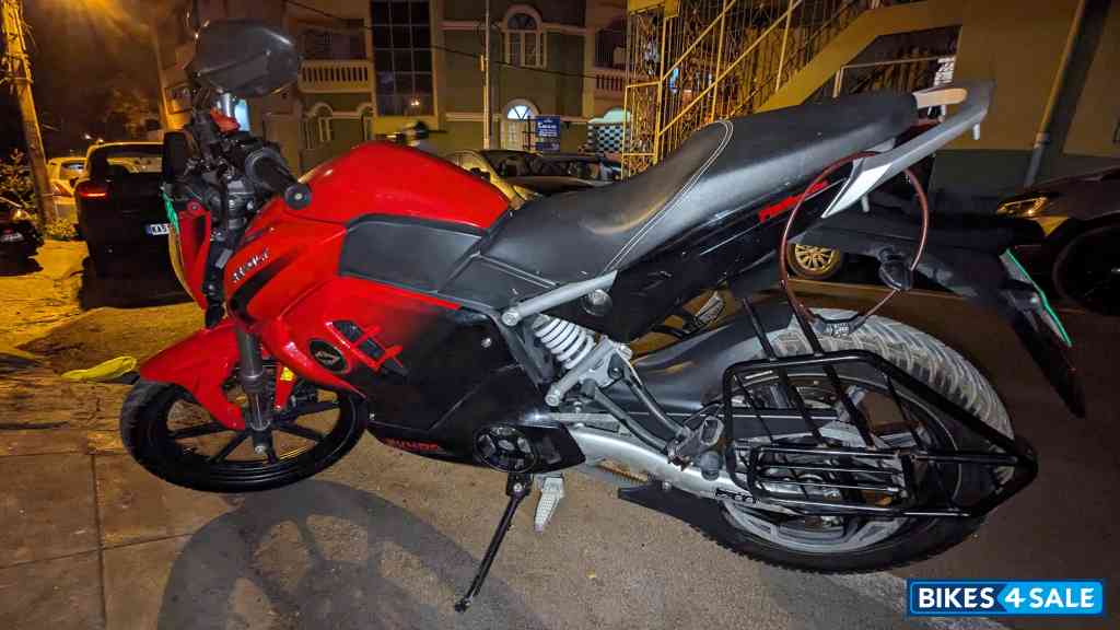 Red Revolt RV 400 Red Revolt RV 400