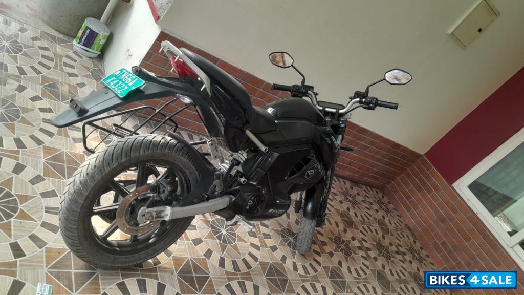 Black Revolt RV 400 Black Revolt RV 400