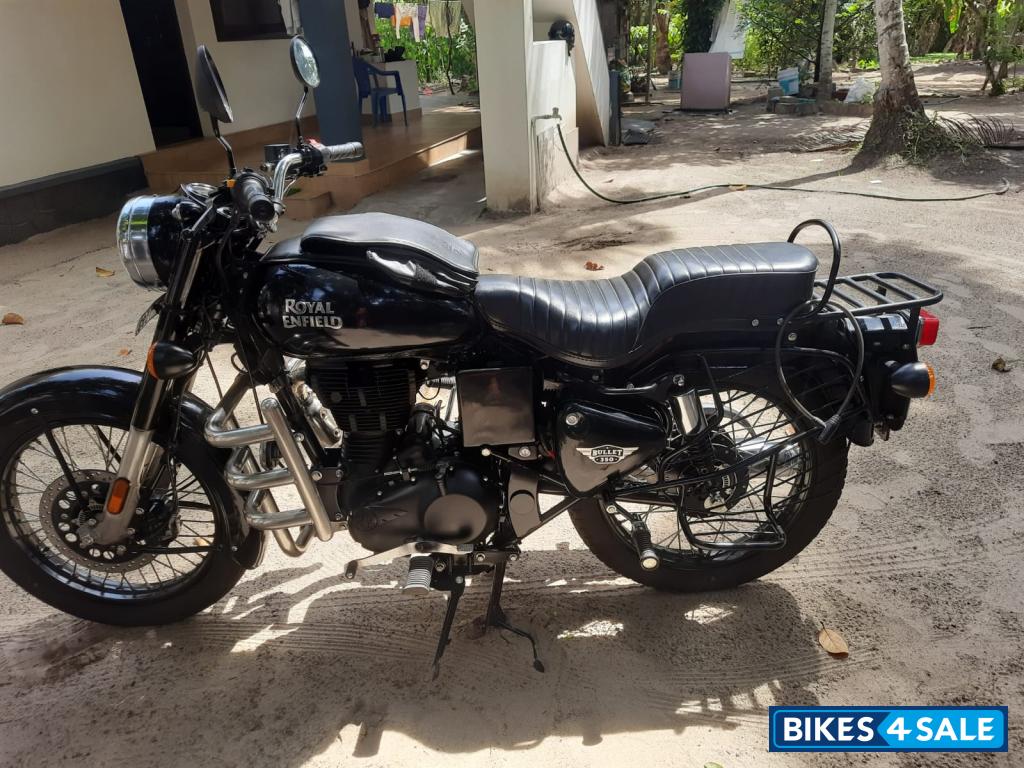 Black Royal Enfield Bullet 350 ES BS6 Black Royal Enfield Bullet 350 ES BS6