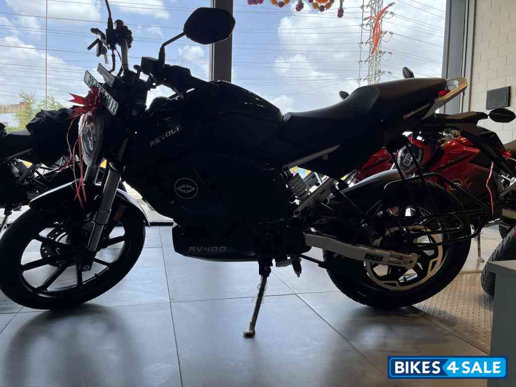 Revolt RV 400 Revolt RV 400