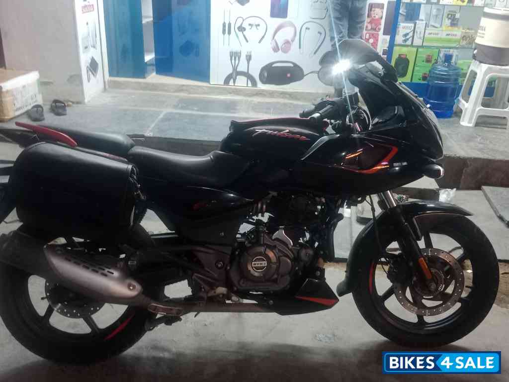Bajaj Pulsar 180F Neon BS6 Bajaj Pulsar 180F Neon BS6