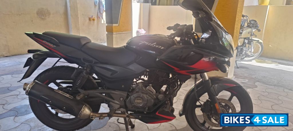 Bajaj Pulsar 220F BS6 Bajaj Pulsar 220F BS6