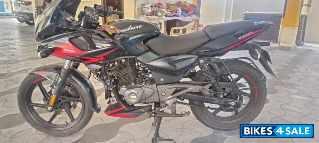 Bajaj Pulsar 220F BS6 Bajaj Pulsar 220F BS6