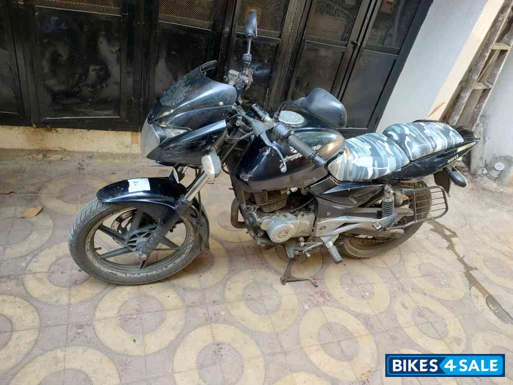 Black Bajaj Pulsar 180 DTSi Black Bajaj Pulsar 180 DTSi