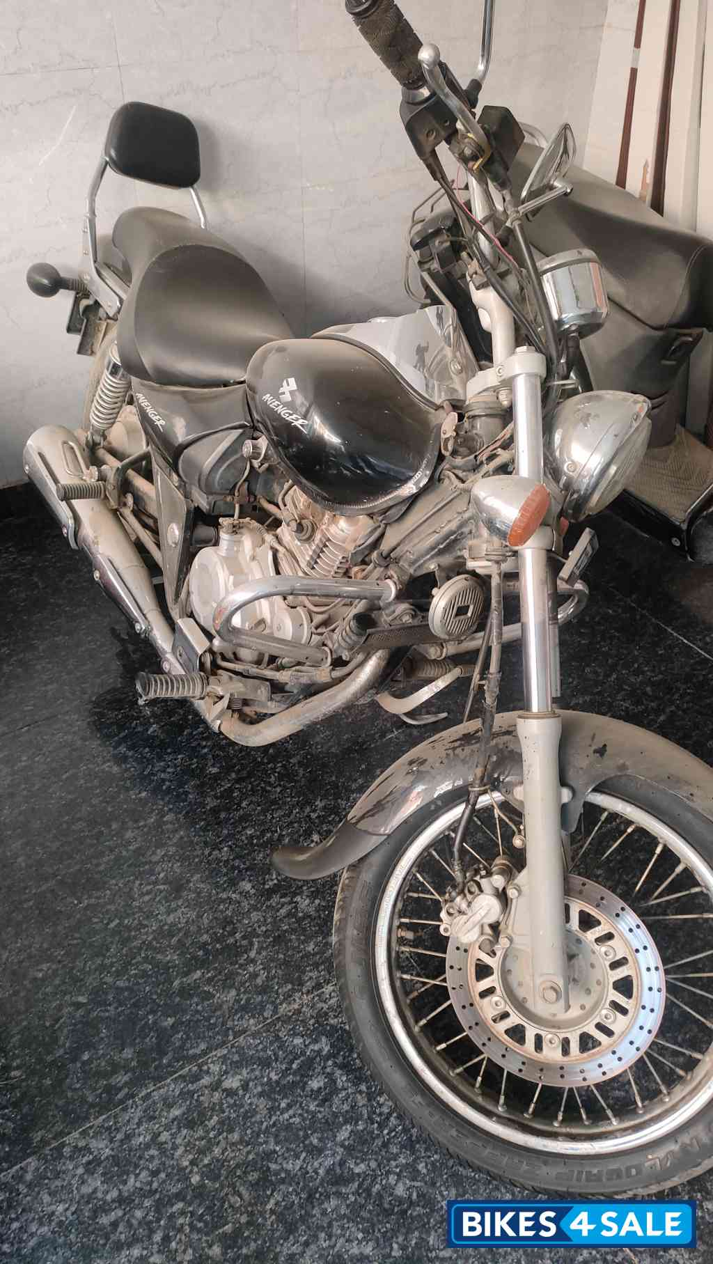 Bajaj Avenger 220 DTS-i Bajaj Avenger 220 DTS-i
