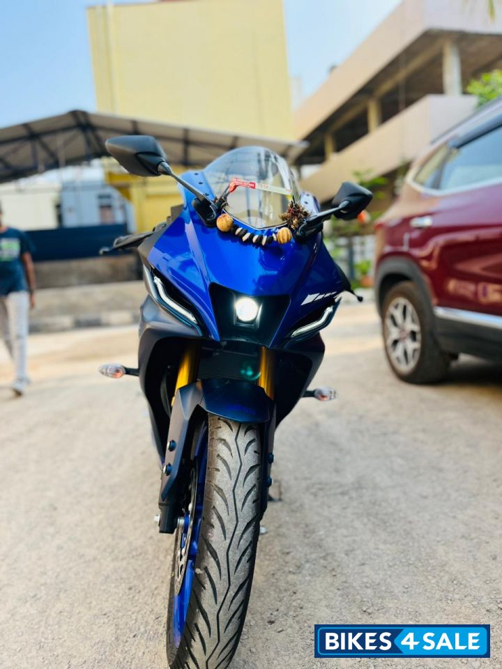 Yamaha R15 V4