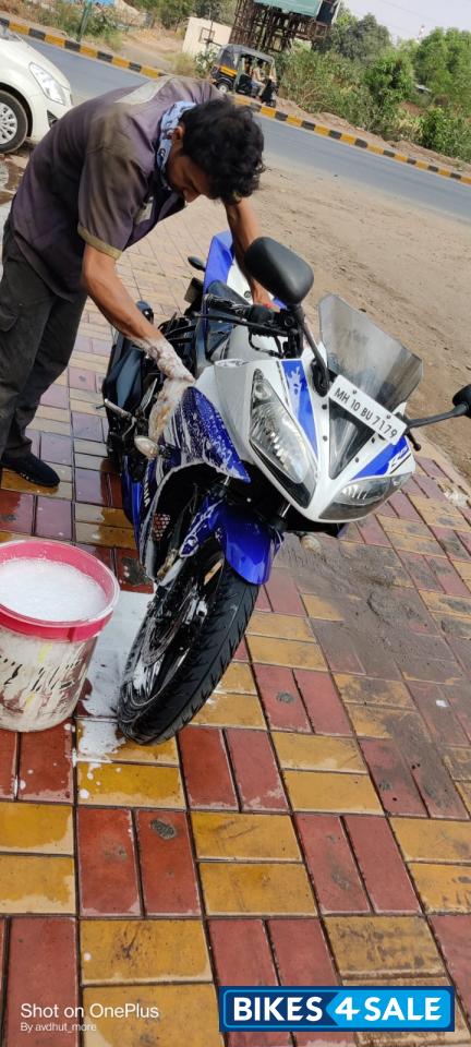 Blue Yamaha YZF R15 V2 Blue Yamaha YZF R15 V2