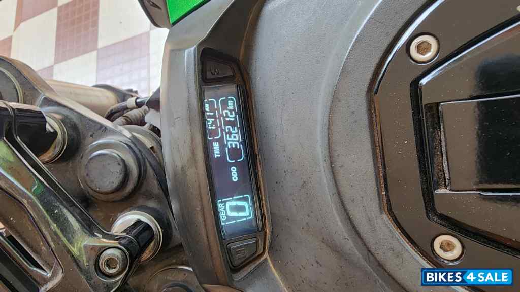 Savana Green Bajaj Dominar 400 ABS BS6 Savana Green Bajaj Dominar 400 ABS BS6