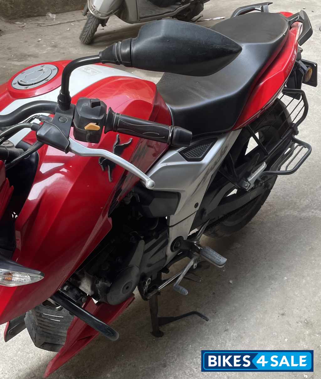 TVS Apache RTR 160 4V TVS Apache RTR 160 4V