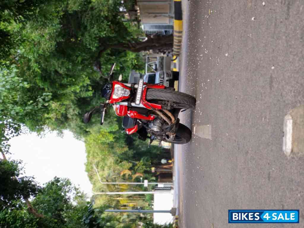 Red Benelli TNT 300 Red Benelli TNT 300