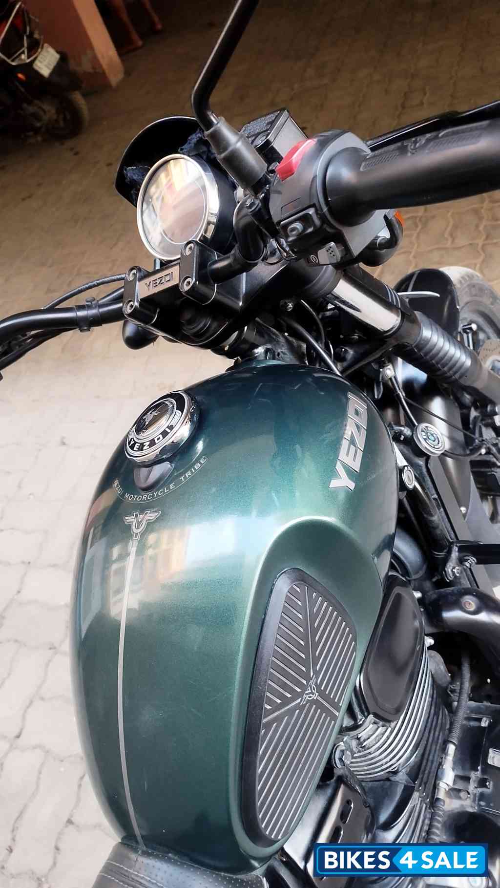 Yezdi Roadster Dark Yezdi Roadster Dark