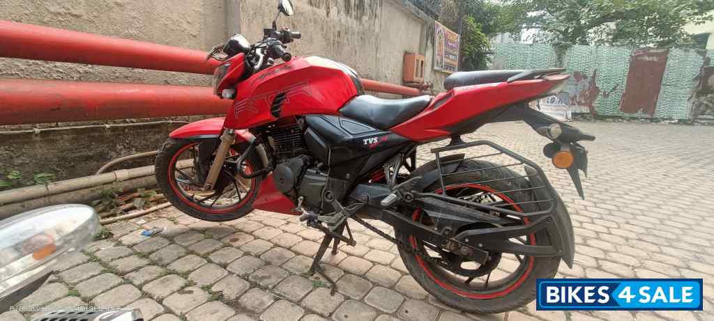 Red TVS Apache RTR 200 4V ABS Red TVS Apache RTR 200 4V ABS