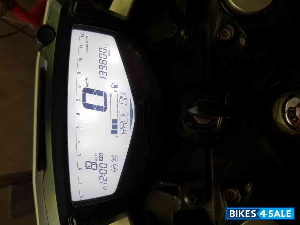 White TVS Apache RTR 200 4V White TVS Apache RTR 200 4V