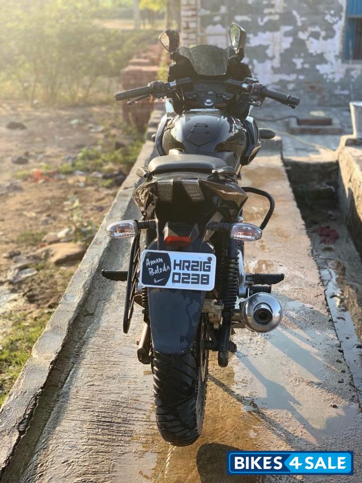 Bajaj Pulsar 220F