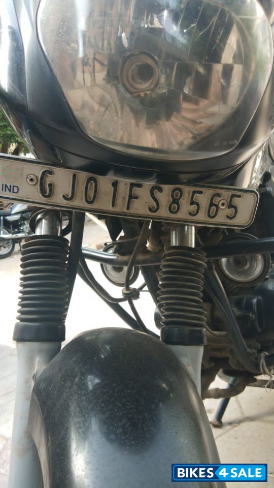 Black Bajaj Pulsar 180 DTSi Black Bajaj Pulsar 180 DTSi