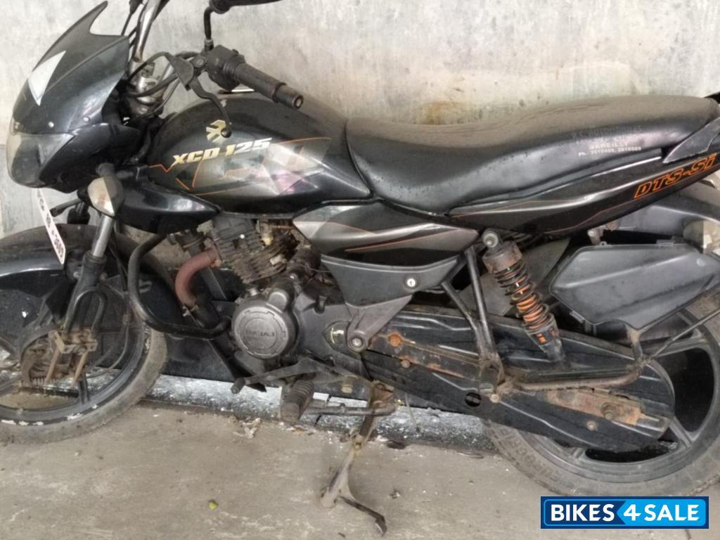 Black Bajaj XCD 125 DTS-Si Black Bajaj XCD 125 DTS-Si