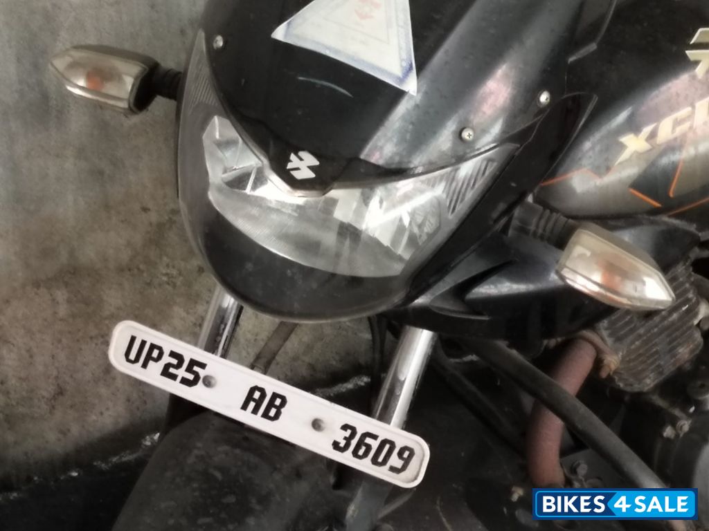 Black Bajaj XCD 125 DTS-Si Black Bajaj XCD 125 DTS-Si