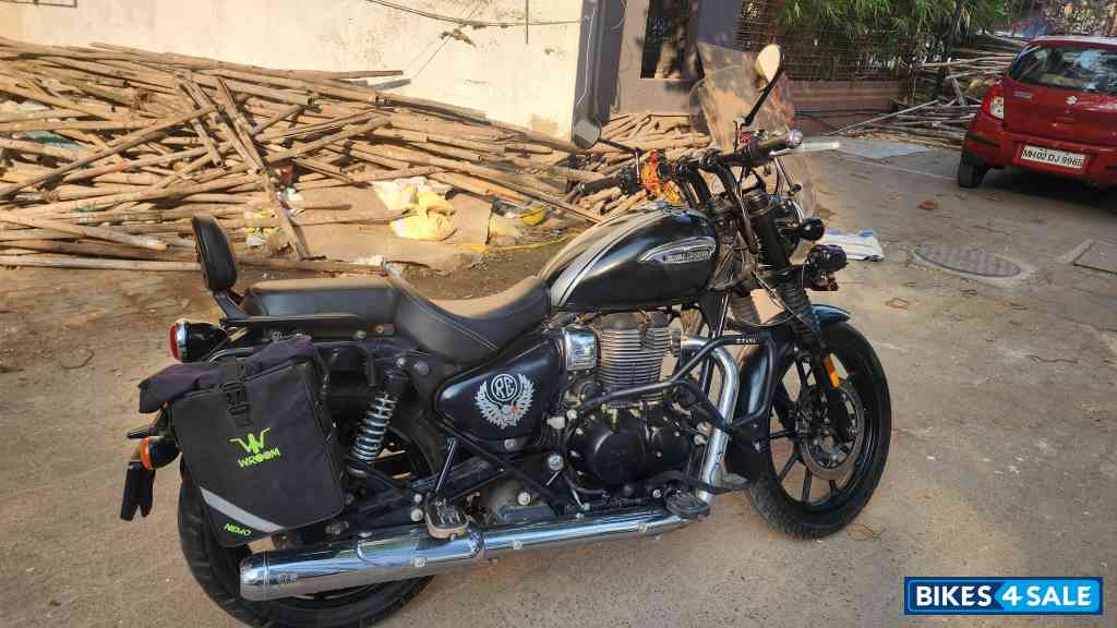 Matte Black Royal Enfield Meteor 350 Stellar Matte Black Royal Enfield Meteor 350 Stellar