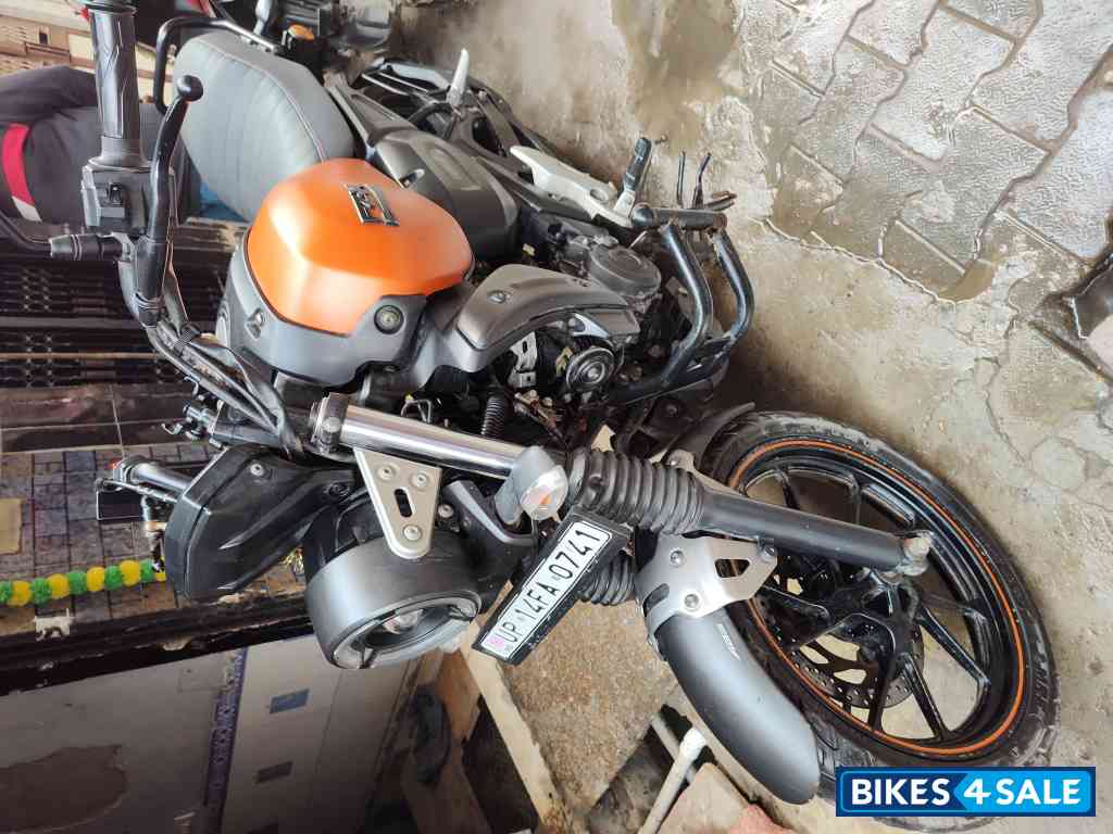 Orange Yamaha FZ-X Orange Yamaha FZ-X