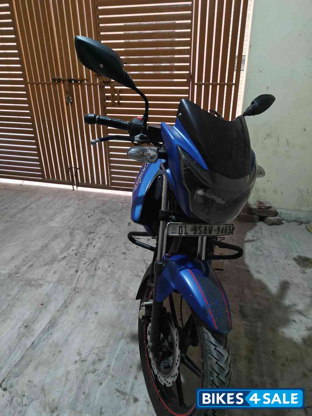 Blue TVS Apache RTR 160 Blue TVS Apache RTR 160
